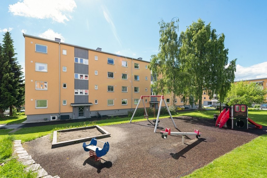 Fin lekeplass for barna rett ved. Galleribilde