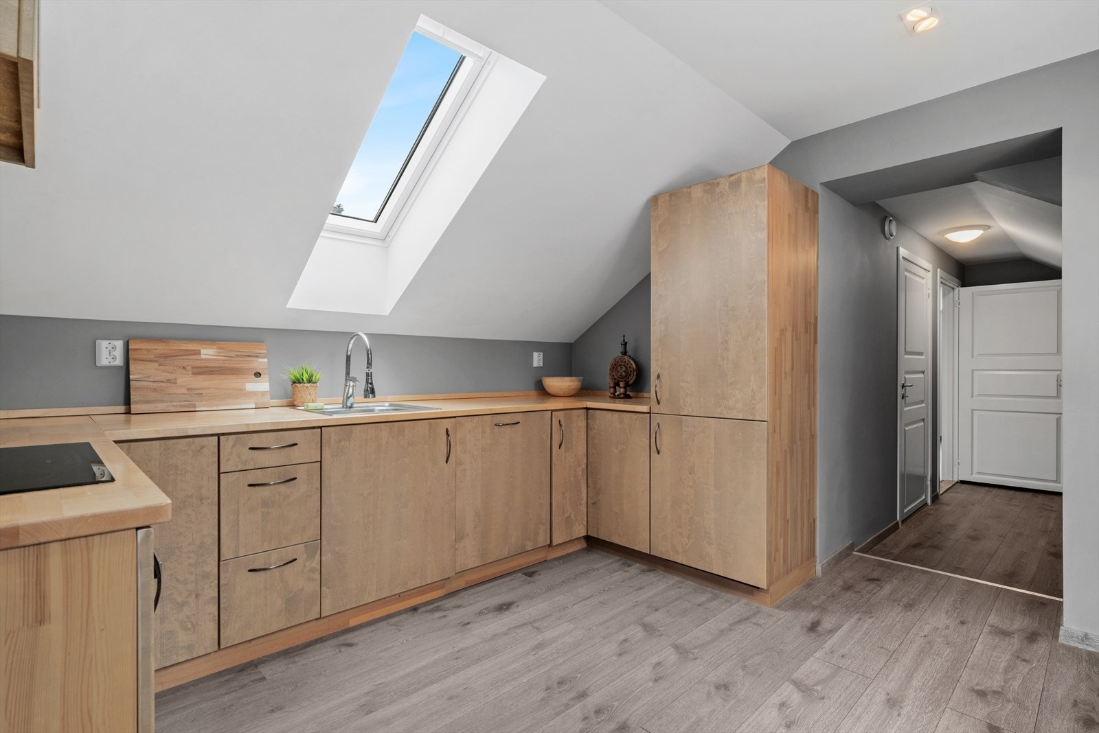 Boligen framstår som tidsrikig og moderne. Galleribilde