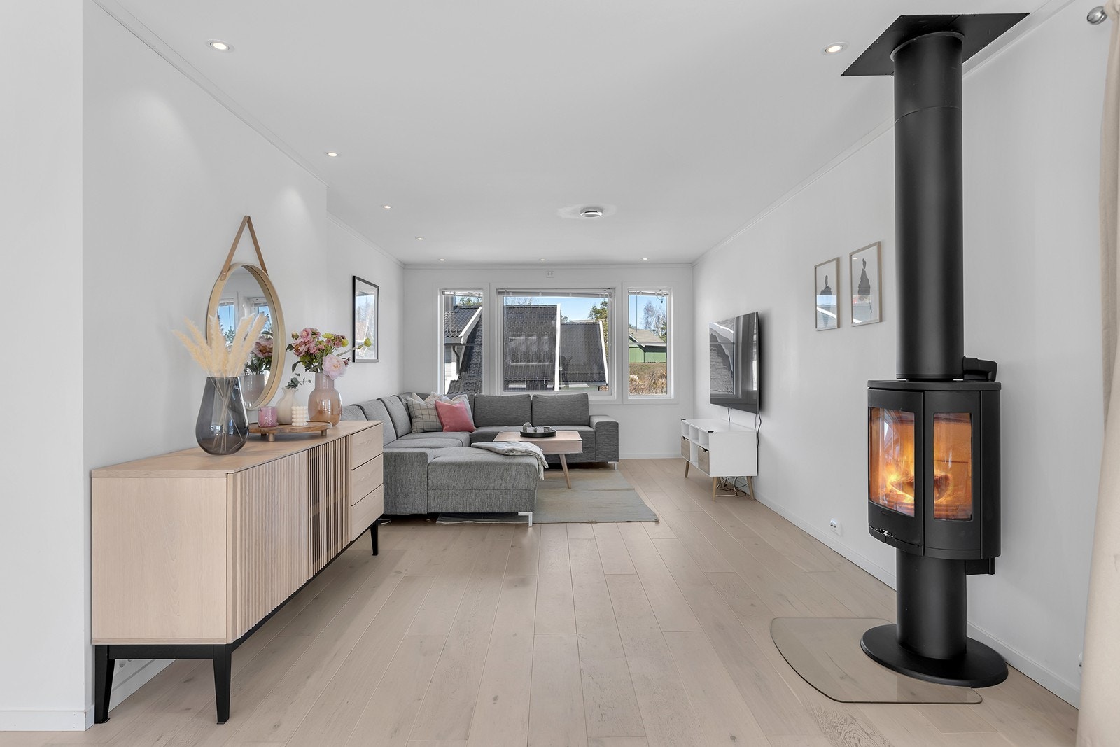 Stue med god plass til sofakrok for hele familien. Galleribilde