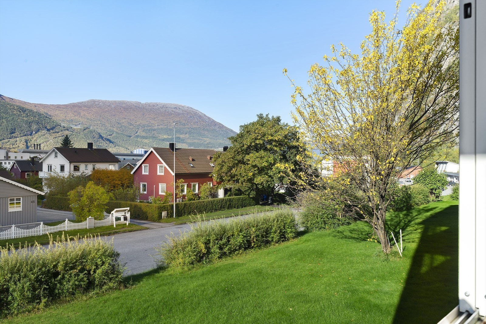 Utsikt fra balkong mot vest. Galleribilde