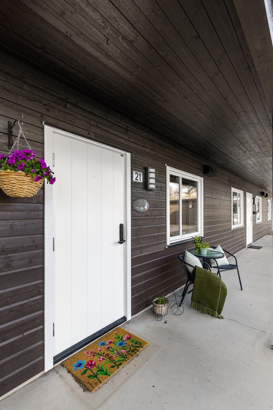 Leiligheten har egen inngang fra svalgang. En isolert utebod medfølger også. Galleribilde