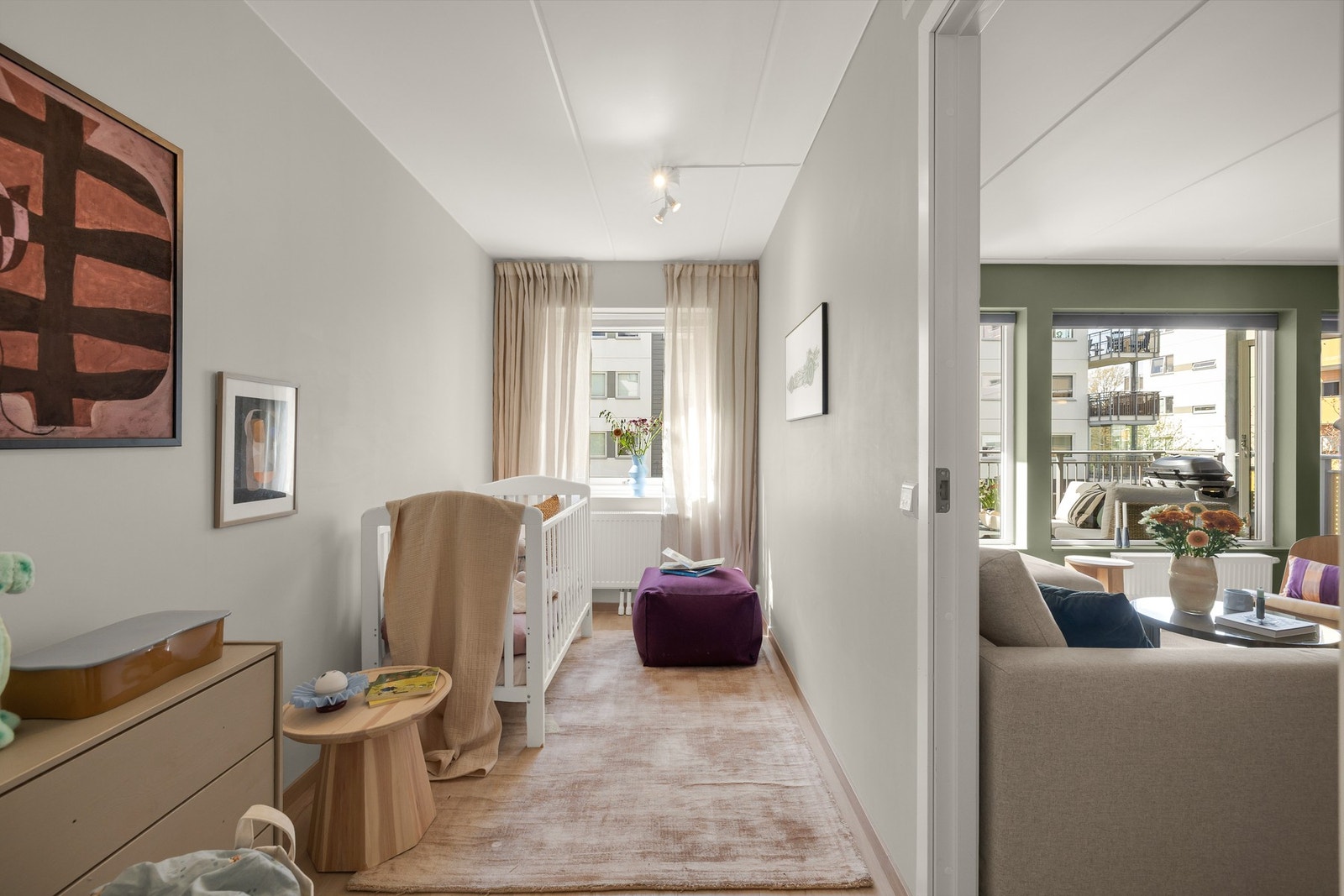 Det andre soverommet egner seg perfekt som barnerom, gjesterom eller hjemmekontor, og har en lun og behagelig atmosfære. Galleribilde