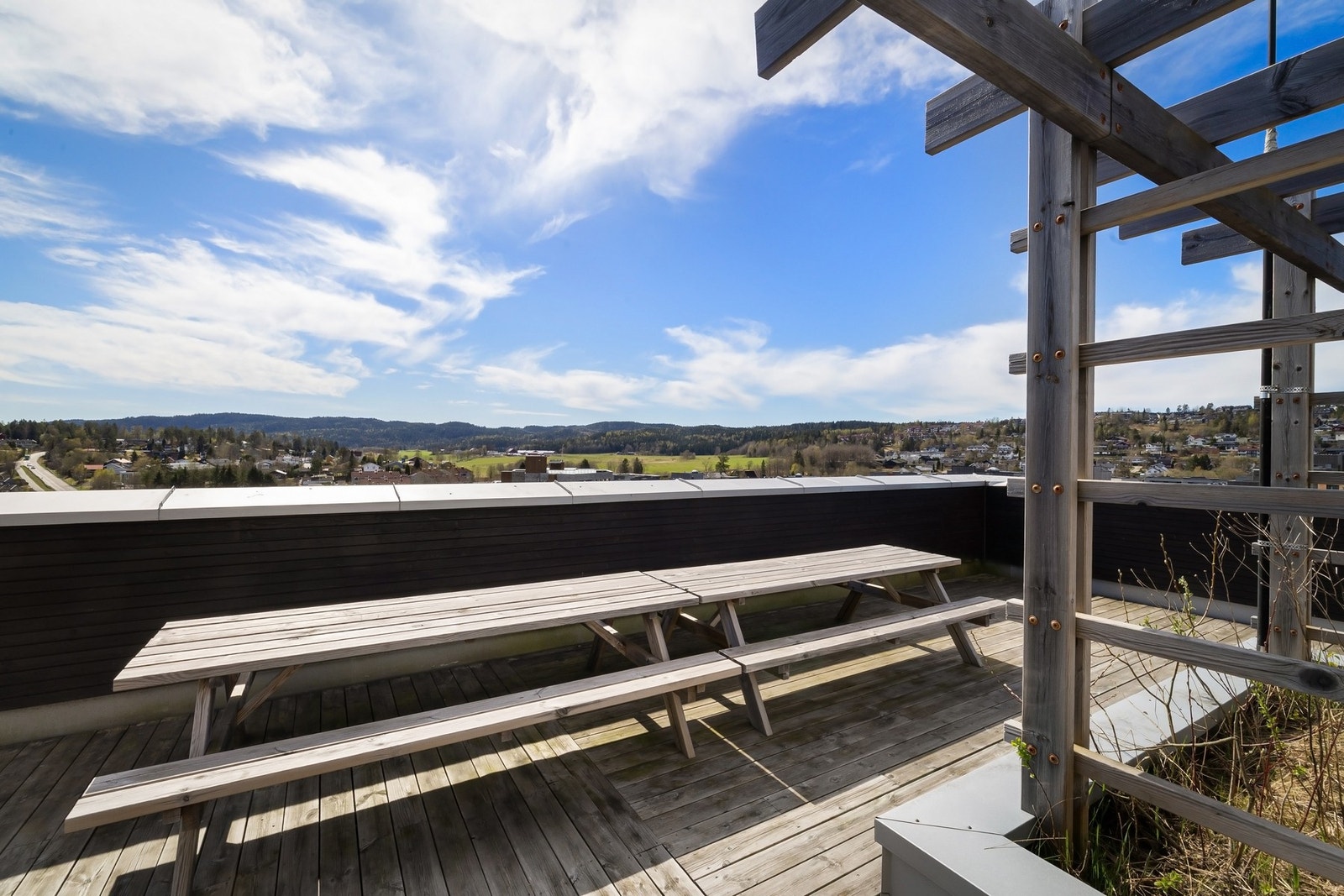 Felles takterrasse - perfekt for varme dager med venner og familie. Galleribilde