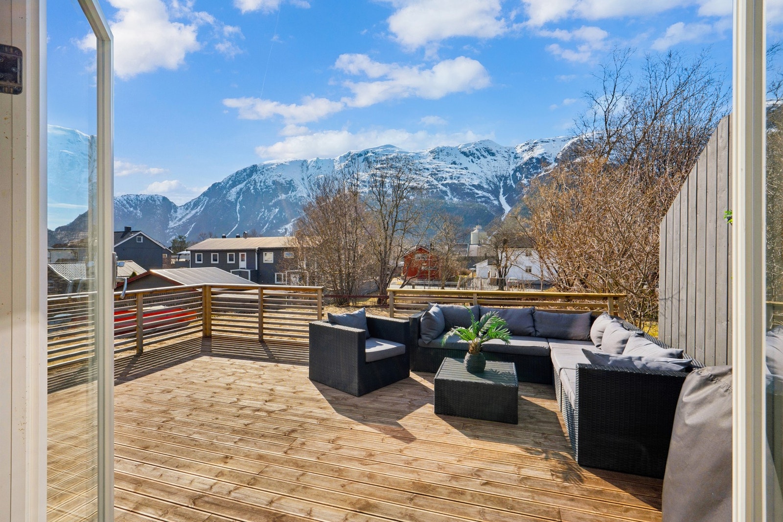 Stor og flott terrasse fra 2022! Galleribilde