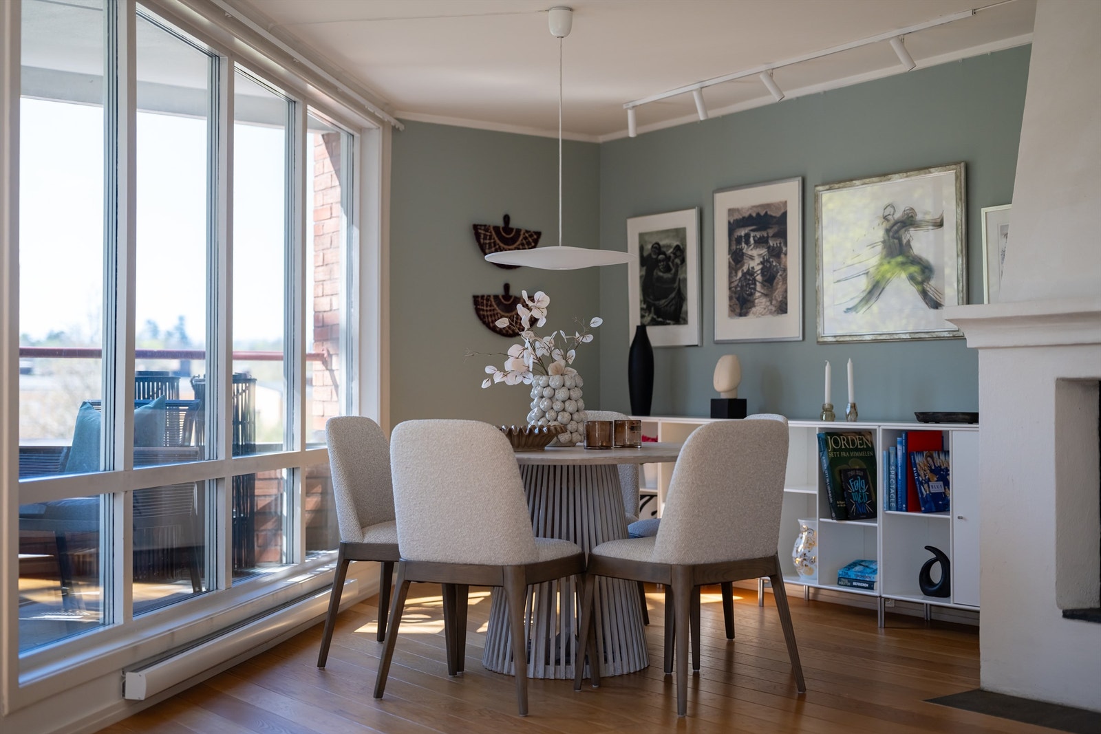 Plass til et stort spisebord. Galleribilde