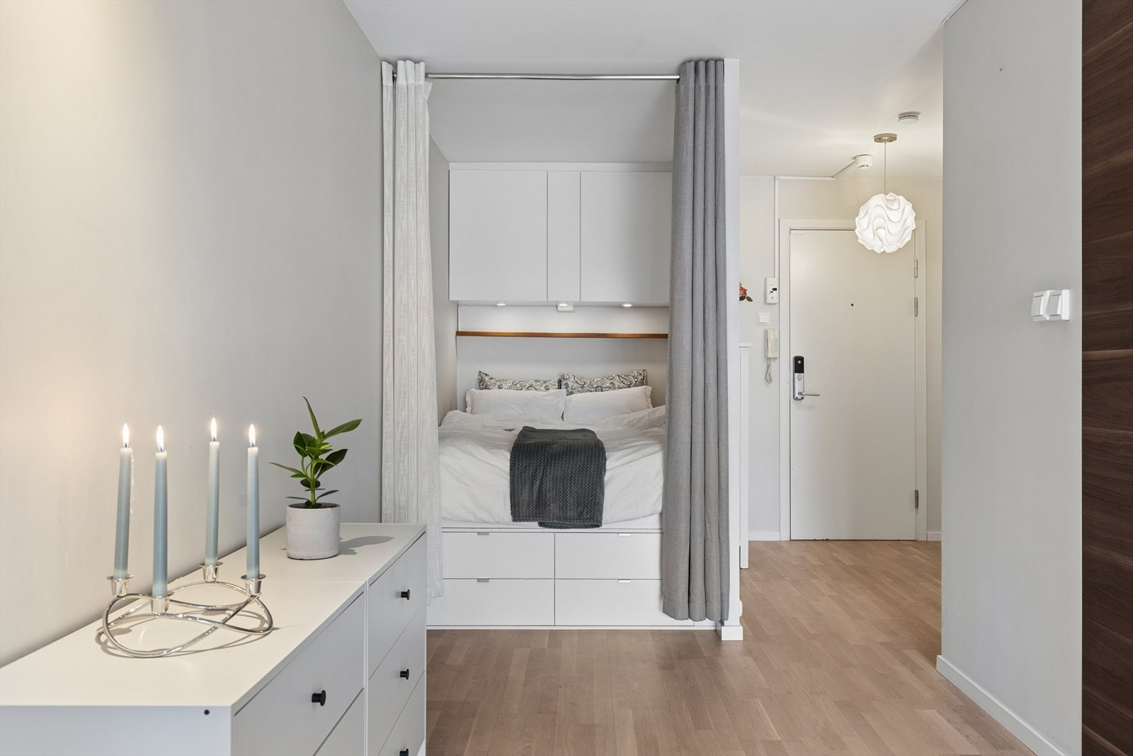 Adskilt sovealkove med sengeplass for to Galleribilde