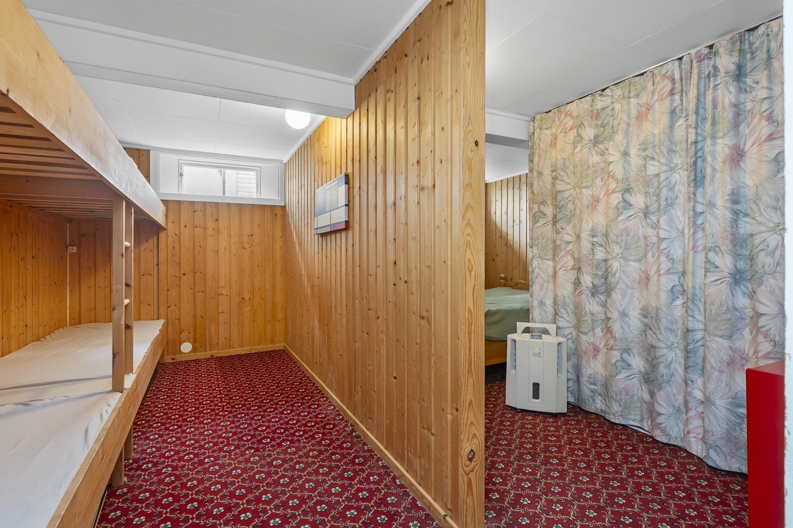 Innredet rom underetasje. (omsøkt/godkjent som bod/tilleggsdel) Galleribilde