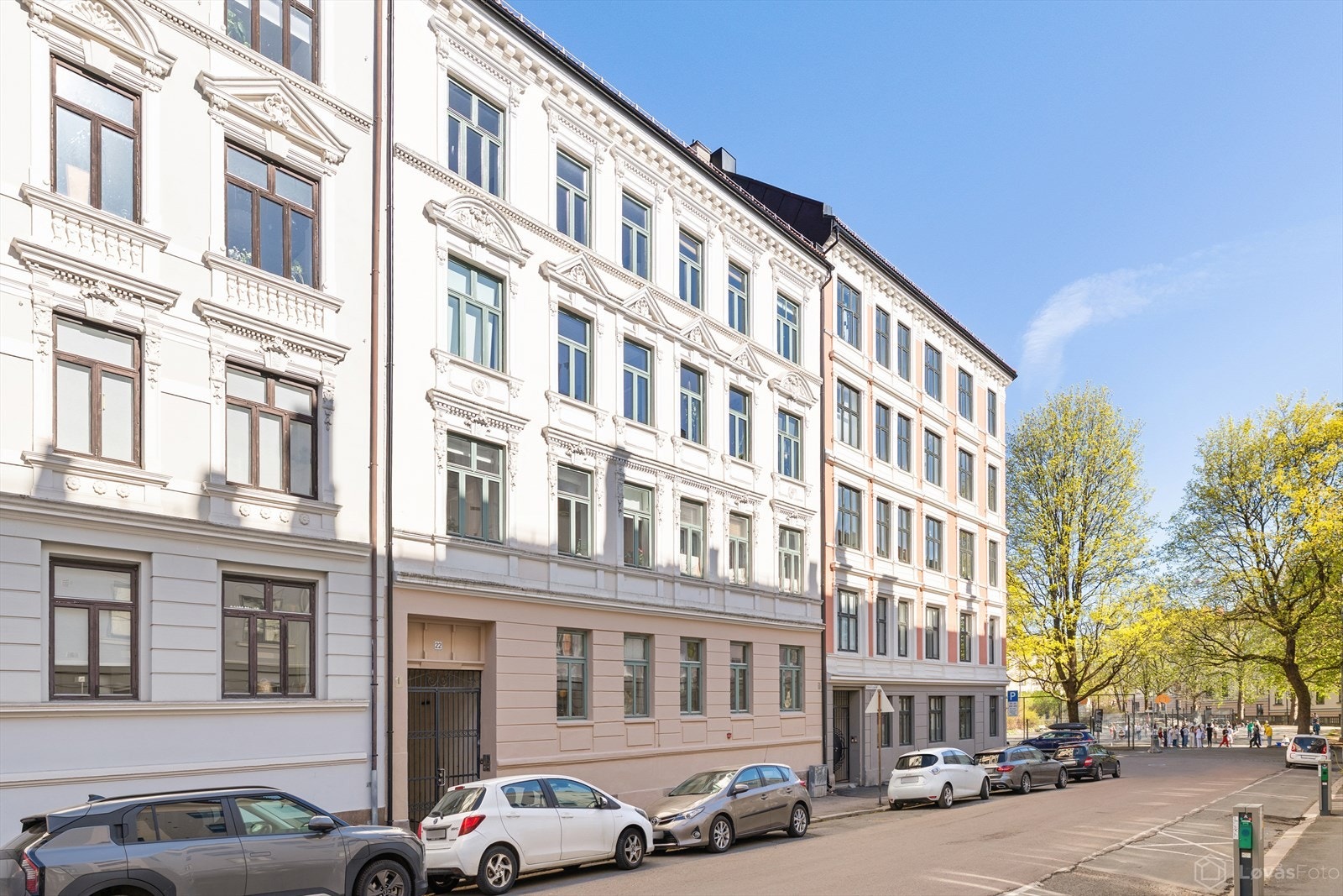 Dette er en helt unik beliggenhet i idylliske og fredelige Herman Foss' Gate som ligger midt på beste St. Hanshaugen, rett ved Ila skole. Galleribilde