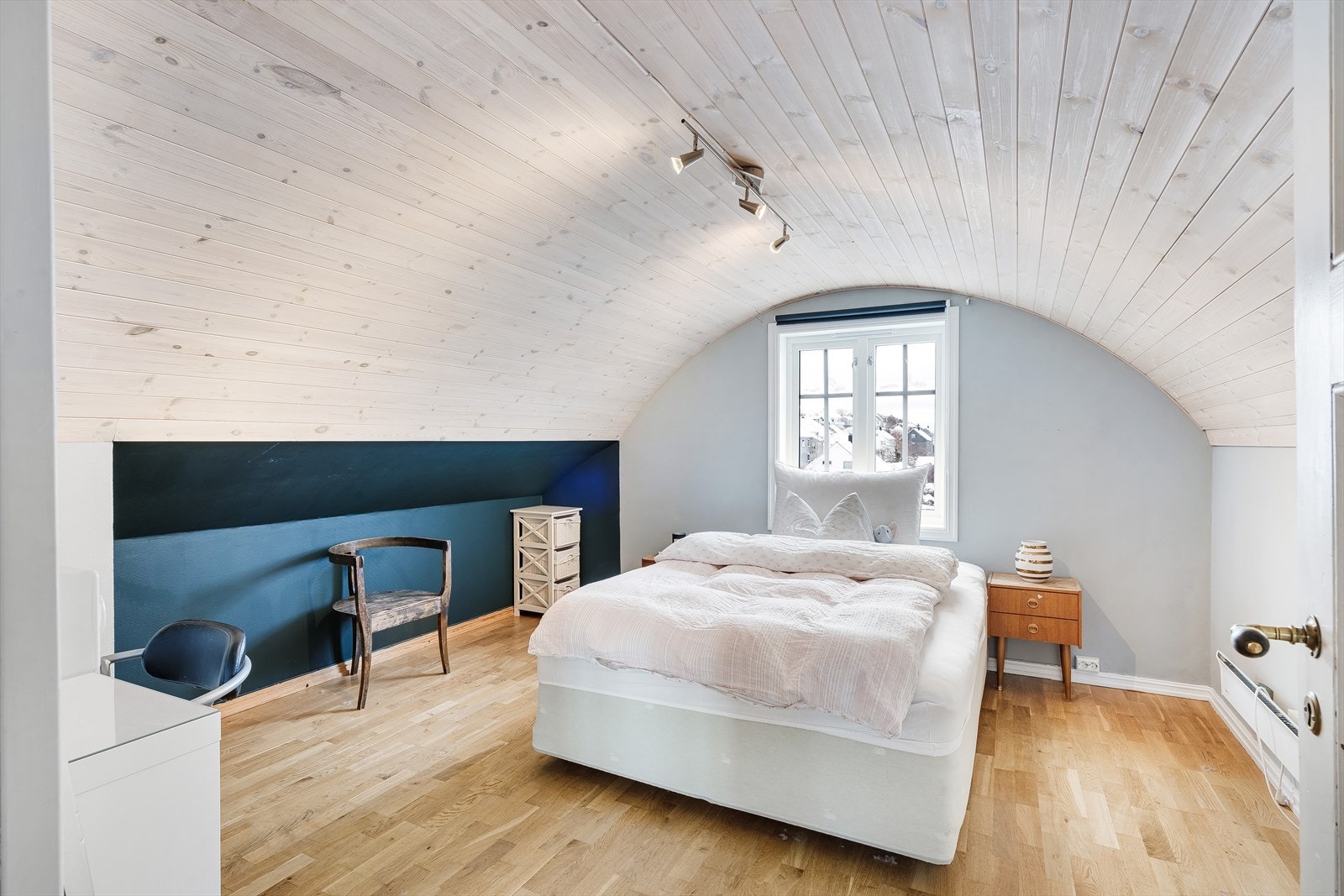 Soverom vendt mot sør. Galleribilde