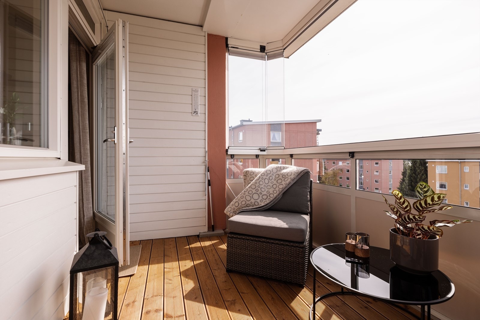 I taket er det montert varmelampe som gir ekstra komfort på sene sommerkvelder. Galleribilde