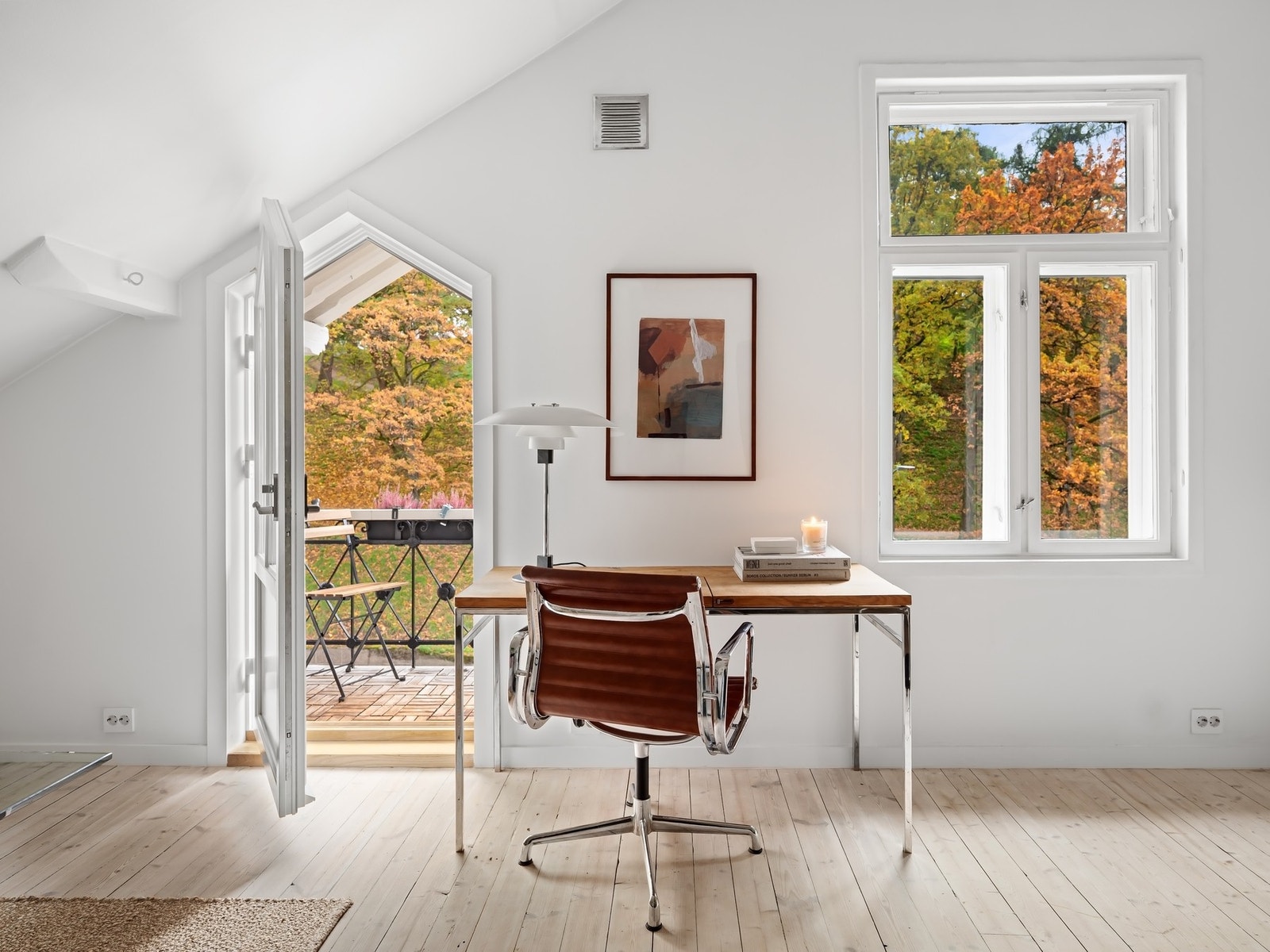 Utgang til balkong på ca 2 m² Galleribilde