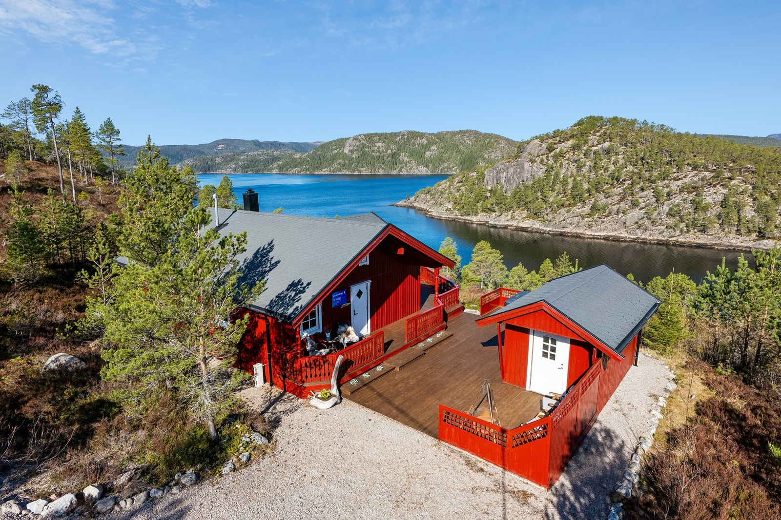 EiendomsMegler 1 v/Hans Kjetil Andreassen har gleden av å presentere Sundsvegen 701 (Foto: Line Berre v/EFKT) Galleribilde