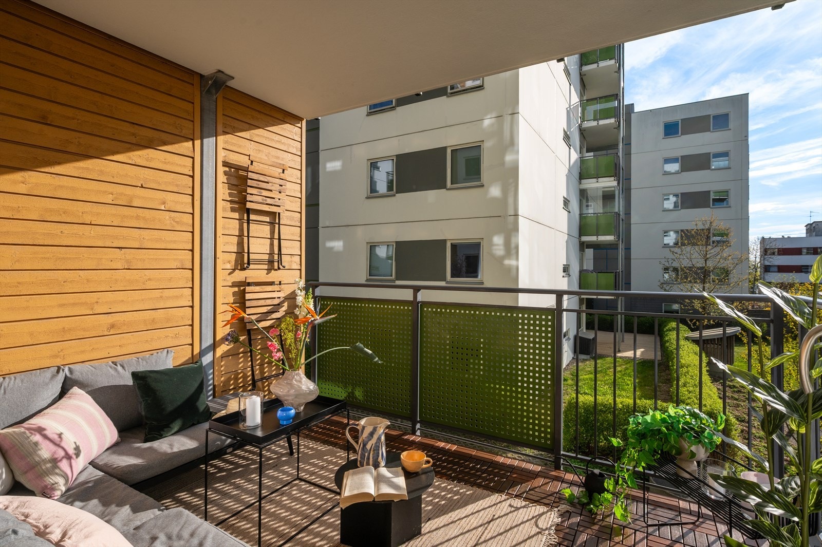 Fra stuen er det utgang til en romslig balkong på ca. 9 m². Galleribilde