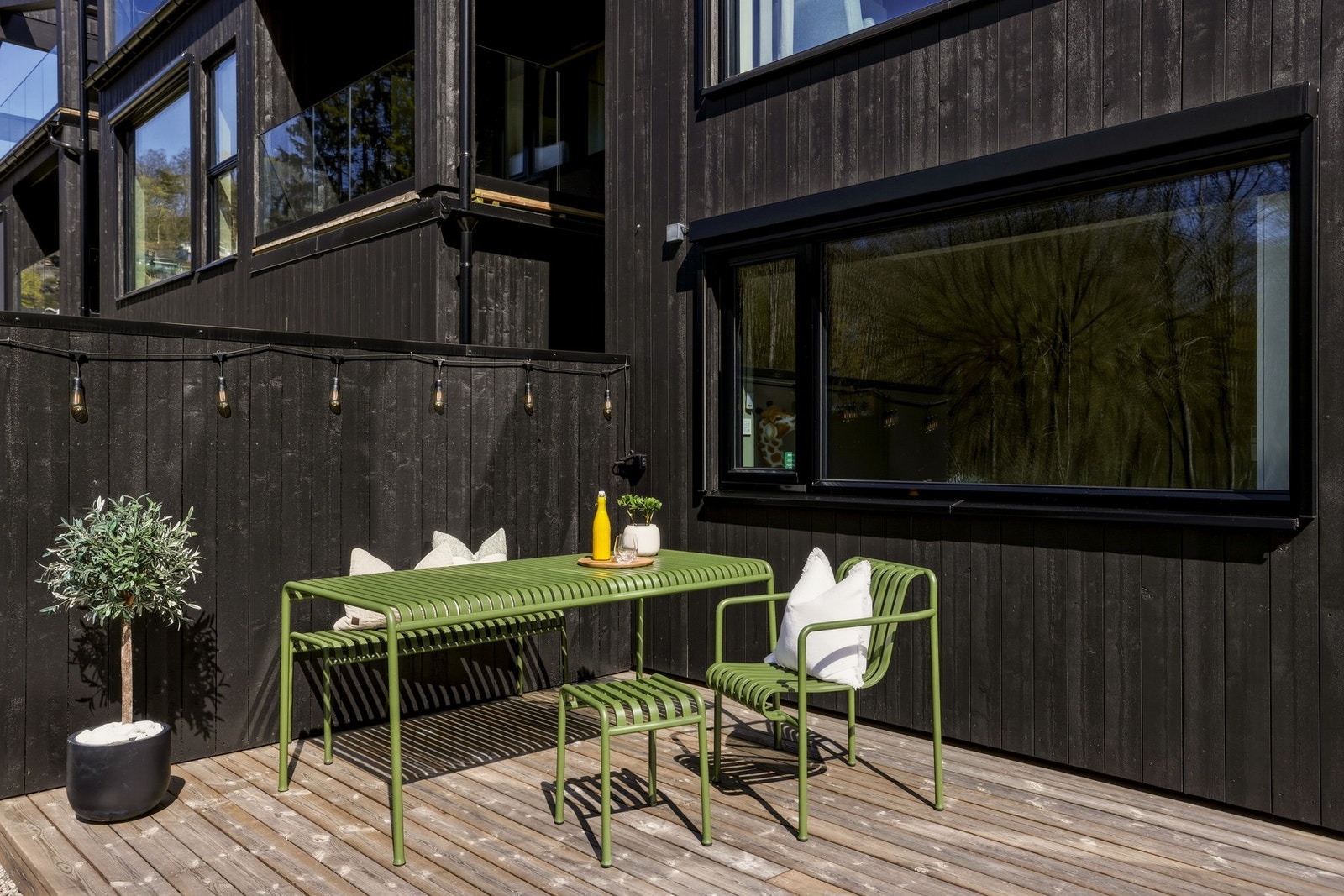 Her får du flere flotte uteplasser på alle plan med god plass til møblering. Galleribilde