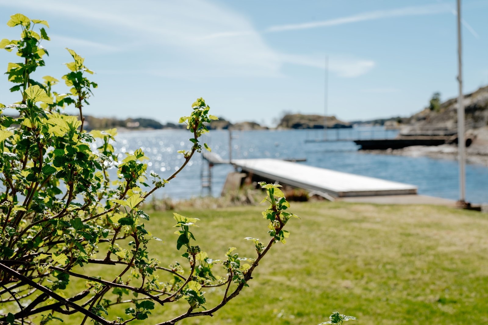 Eiendommen har egen sandstrand og to brygger Galleribilde