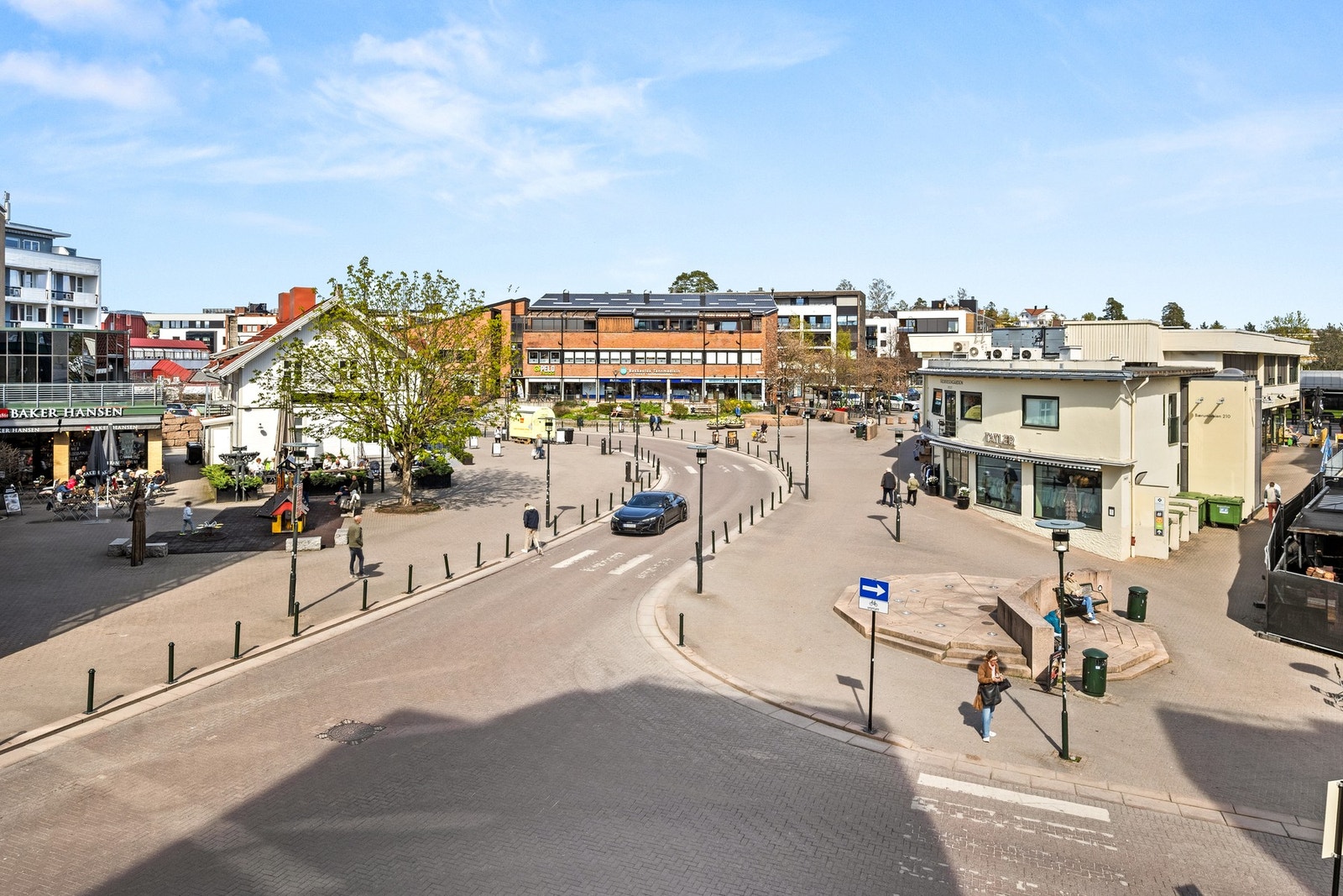 Hyggelig utsikt over Bekkestua sentrum. Galleribilde