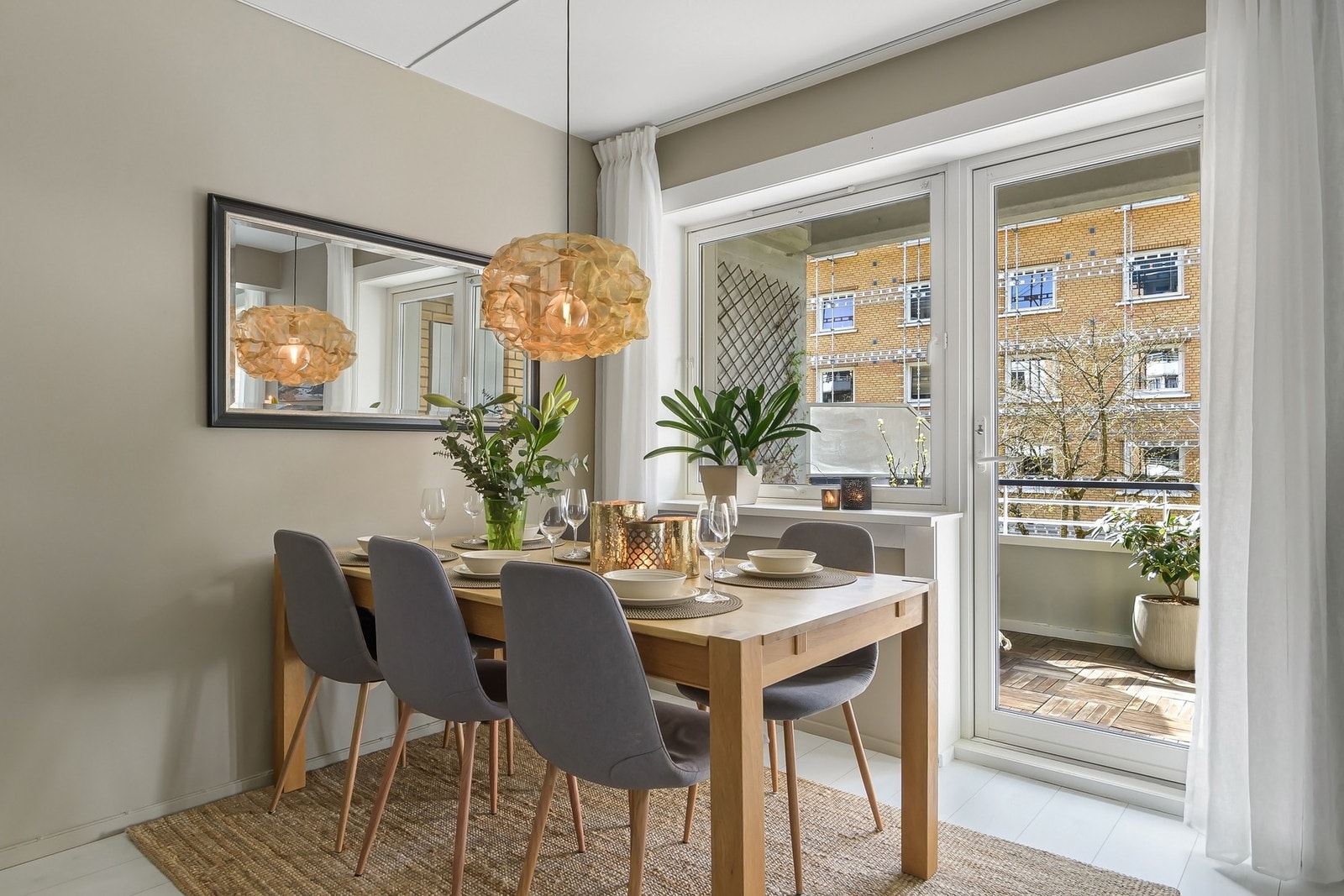 Fra stuen er det utgang til vestvendt balkong Galleribilde