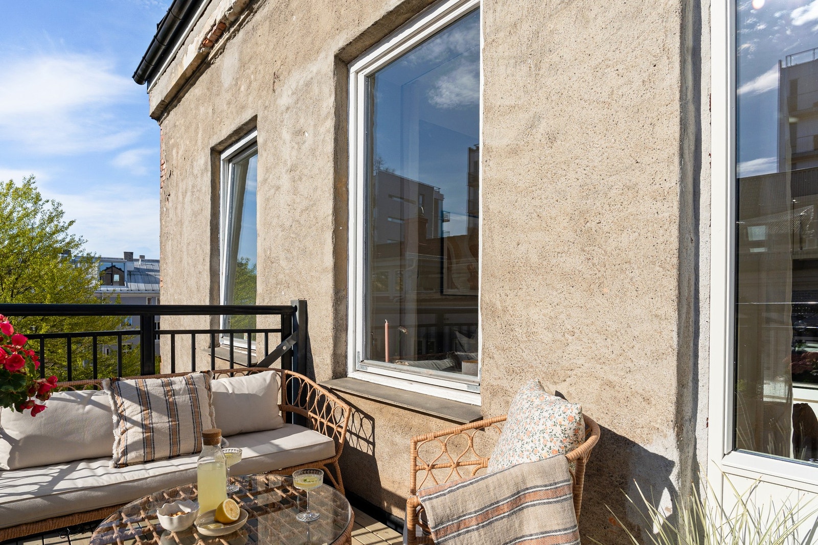 God plass til flere loungegrupper. Galleribilde