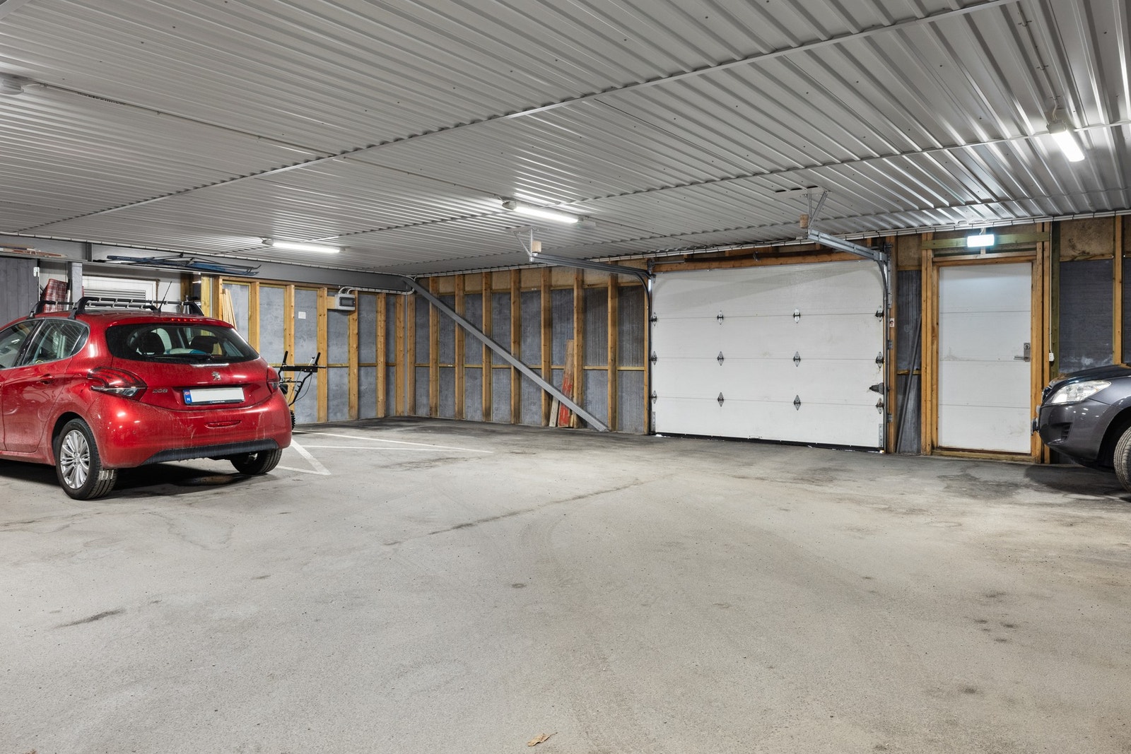 Egen parkeringsplass i felles p-kjeller Galleribilde