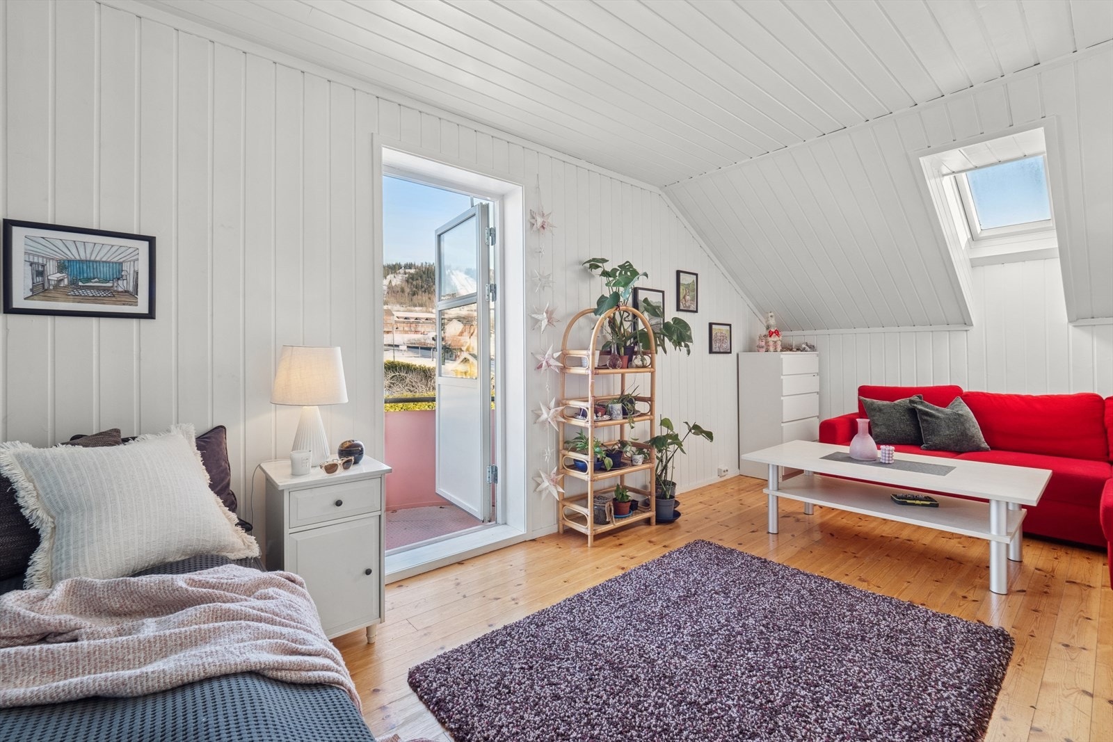 Utgang til en liten balkong fra soverommet. Galleribilde