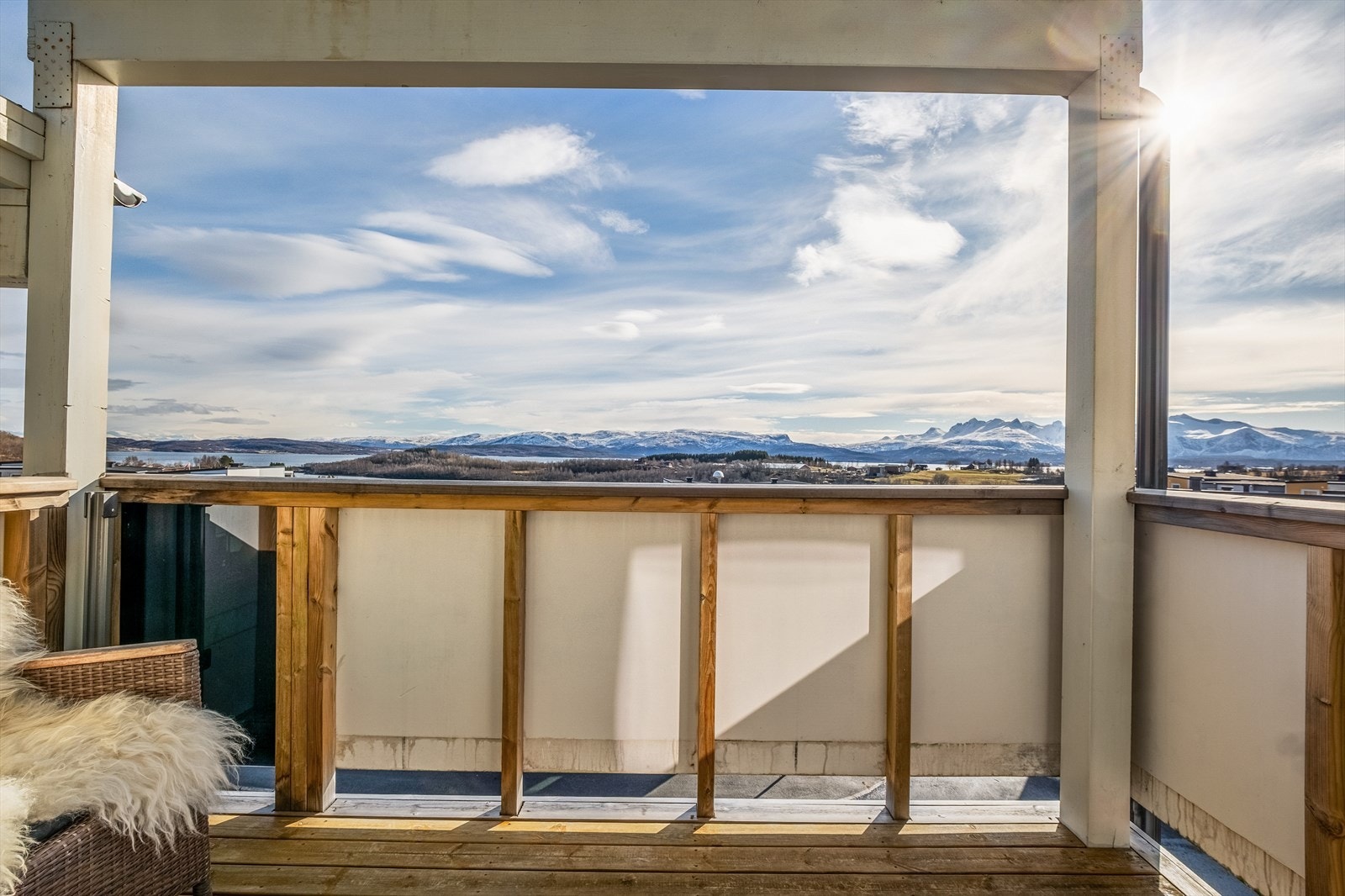 Flott utsikt mot Børvasstindene og Saltenfjorden Galleribilde
