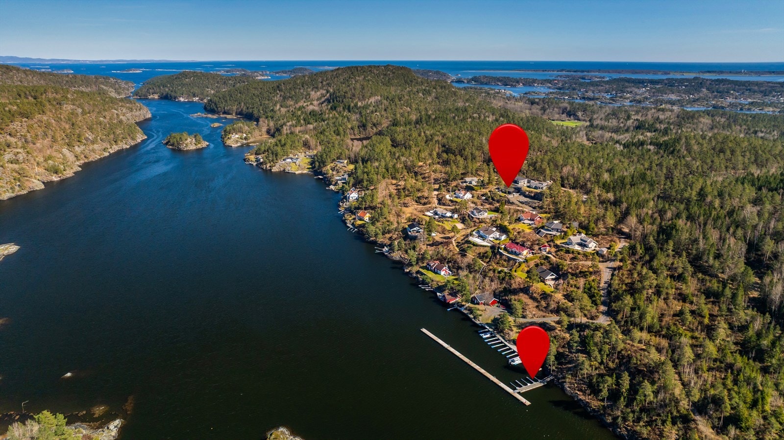Det er gode bade- og fiskemuligheter ved brygga. Kun 8 minutter gange fra hytta ligger Kvernkilen, en fin og barnevennlig sandstrand. Galleribilde