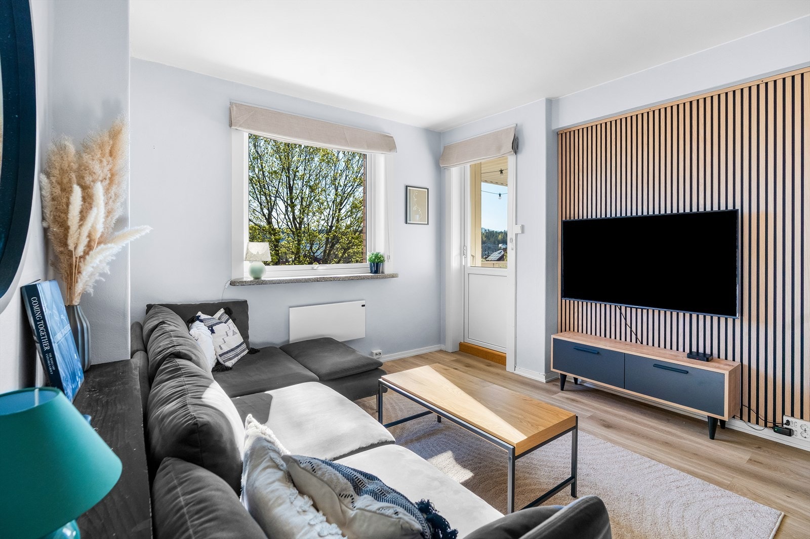 Fra stuen er det utgang til en herlig østvendt balkong på 7 m². Galleribilde