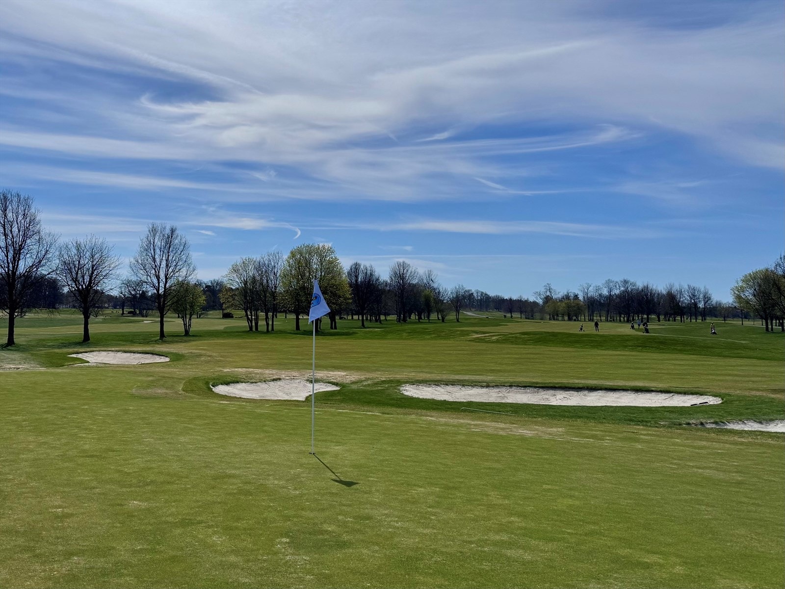 Larvik Golfklubb er ofte rangert som en av landets topp 10 golfbaner og får ofte ros for å ha svært gode fairways og greener, og ikke minst en lang golf-sesong! Galleribilde