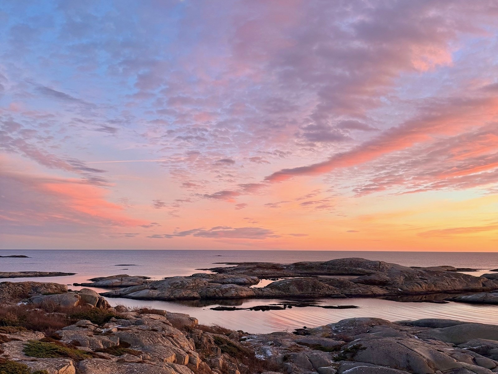 Den populære Kyststien går i nærheten, og byr på flotte turmuligheter langs kysten fra Stavern til Helgeroa. Galleribilde