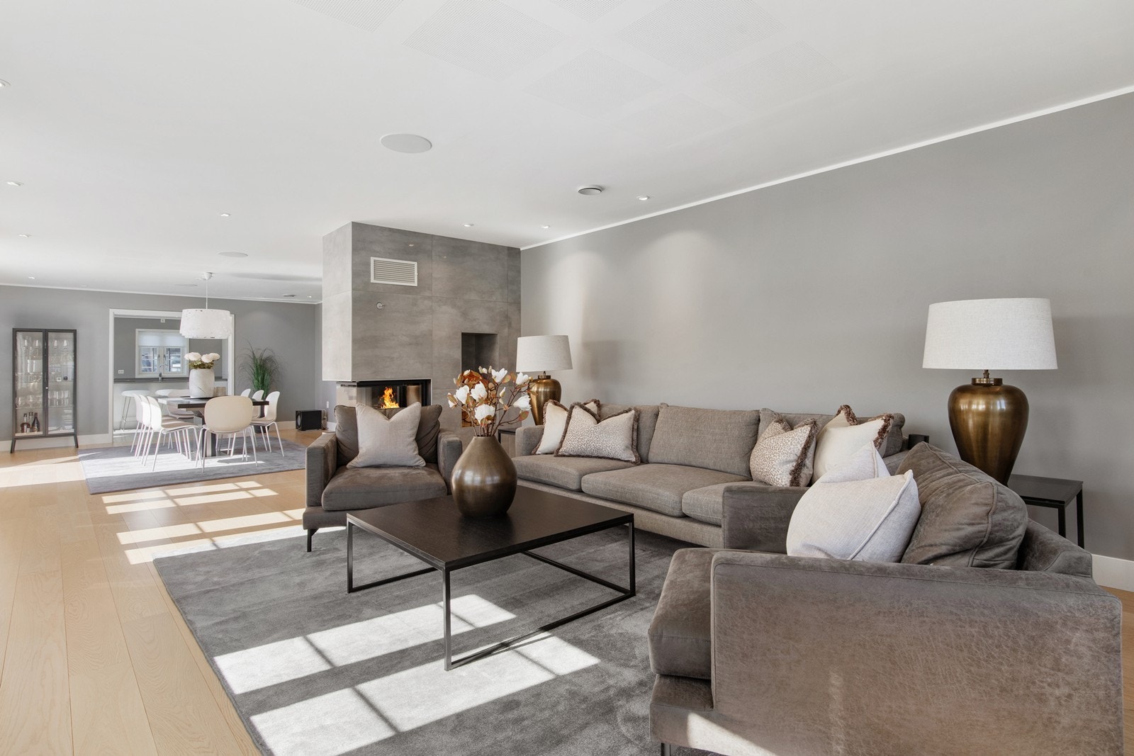 Her er det god plass til sofagruppe Galleribilde