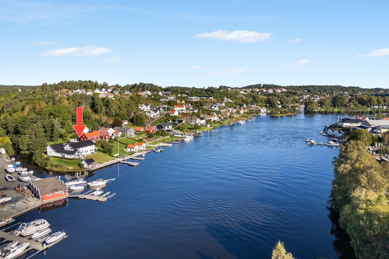 Båtturen i Norges fineste skjærgård er like utenfor døra, ca. 20 min. med båt til Arendal Sentrum og 9 min. med bil Galleribilde