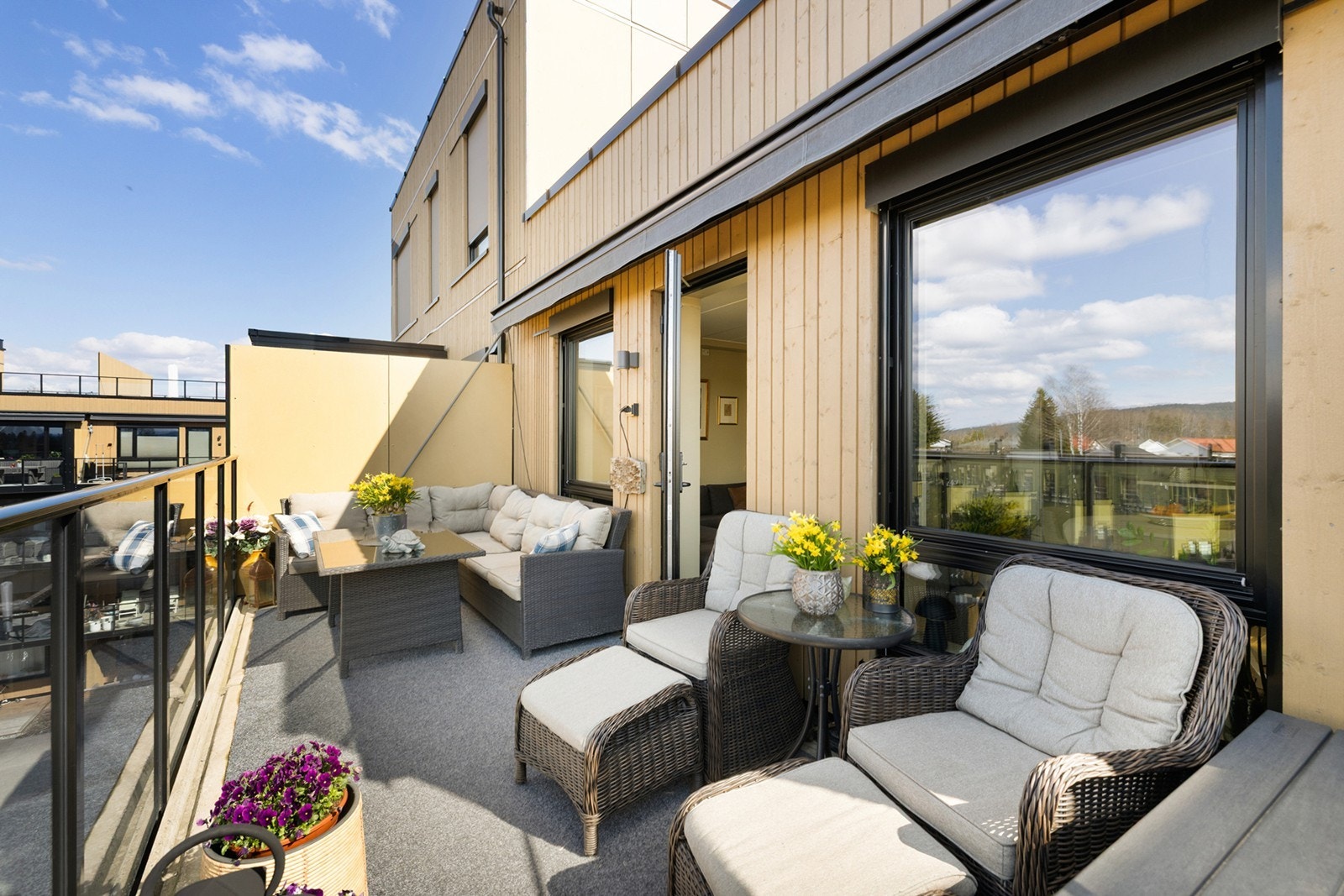 Anine Holter v/ Notar Romerike har gleden av å presentere en attraktiv og moderne 3-roms selveierleilighet fra 2023 i Fabelveien 4.
Foto: Foto by Helene. Galleribilde
