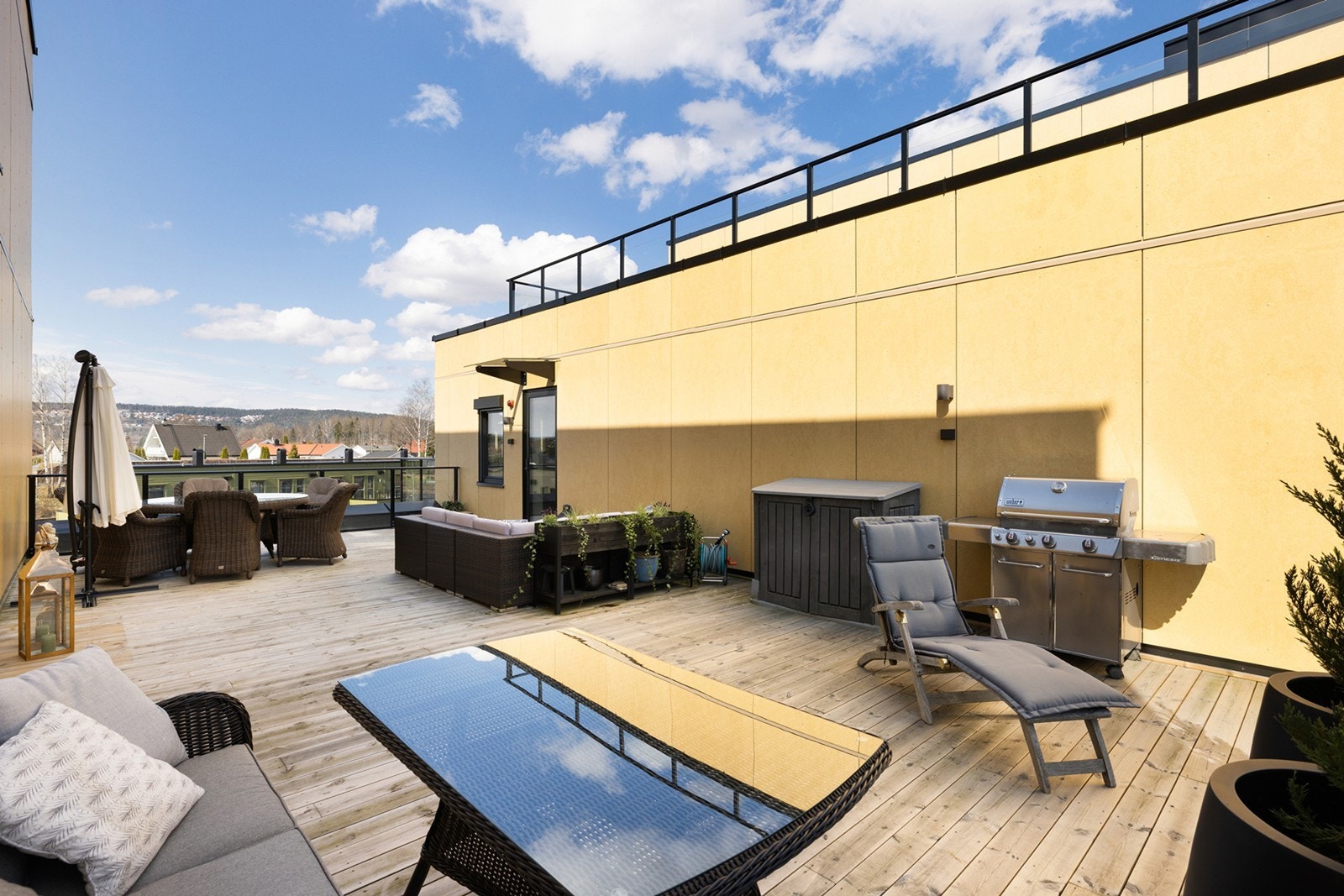 Fantastisk uteområde med rikelig boltreplass. Galleribilde