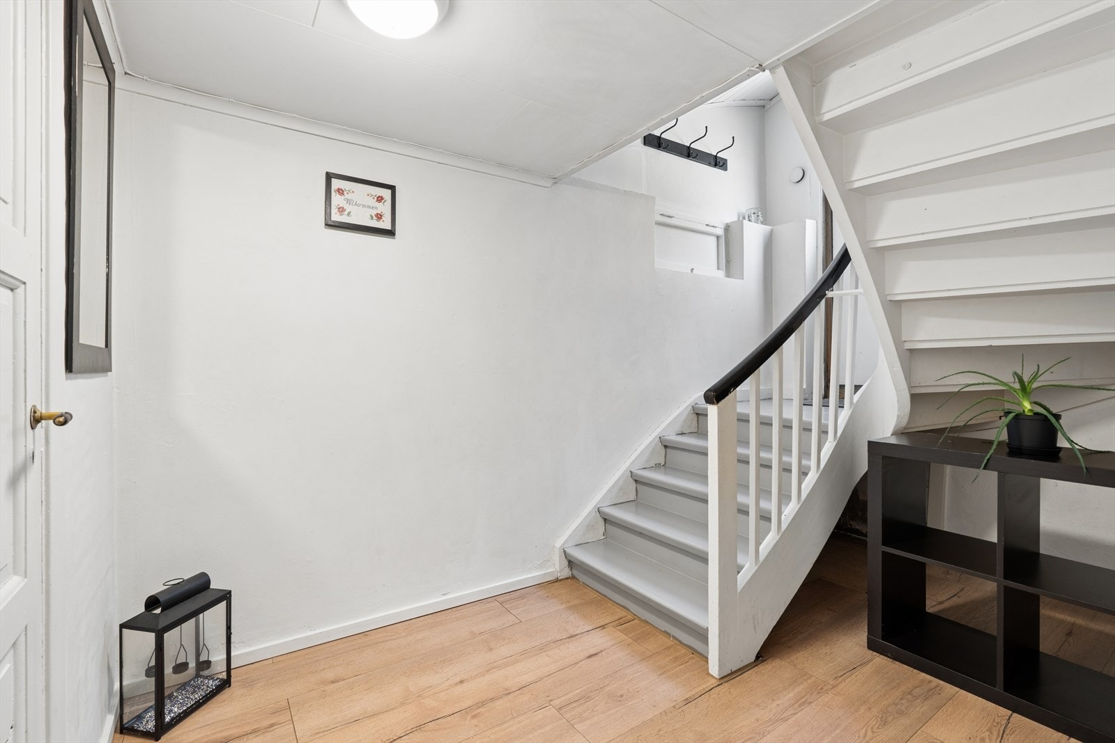 Entré til under etasjen Galleribilde