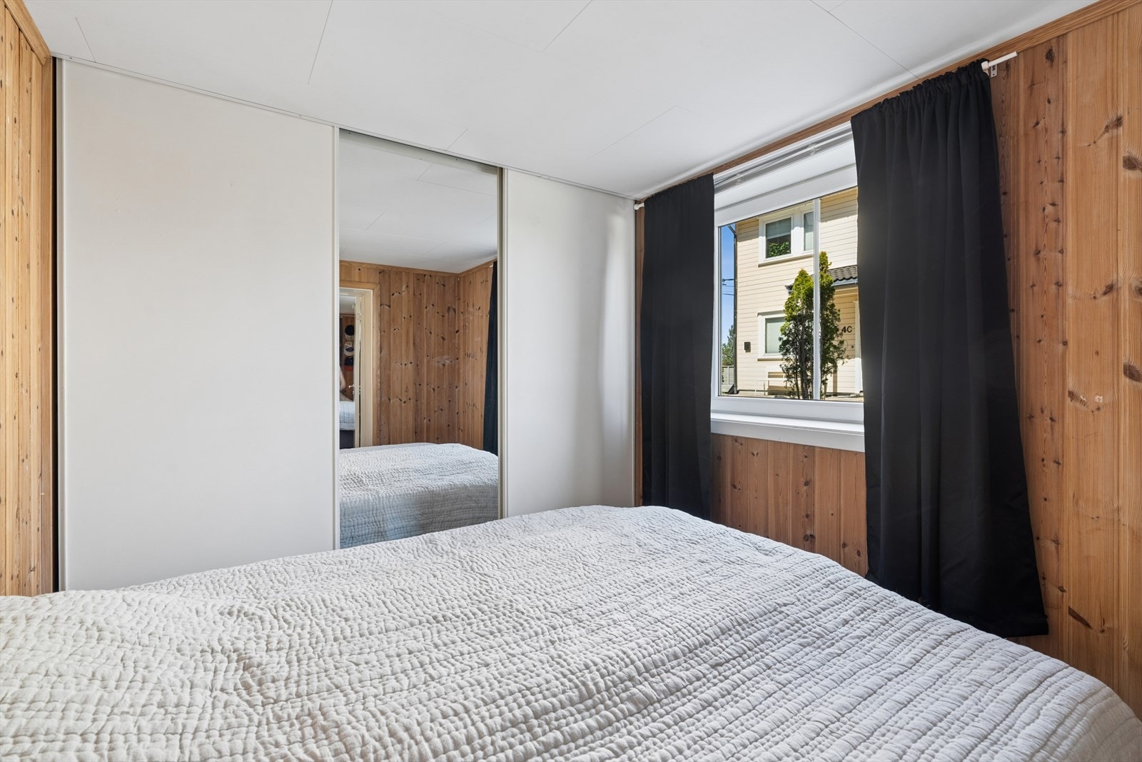 Soverom u.etasje - ikke godkjent Galleribilde
