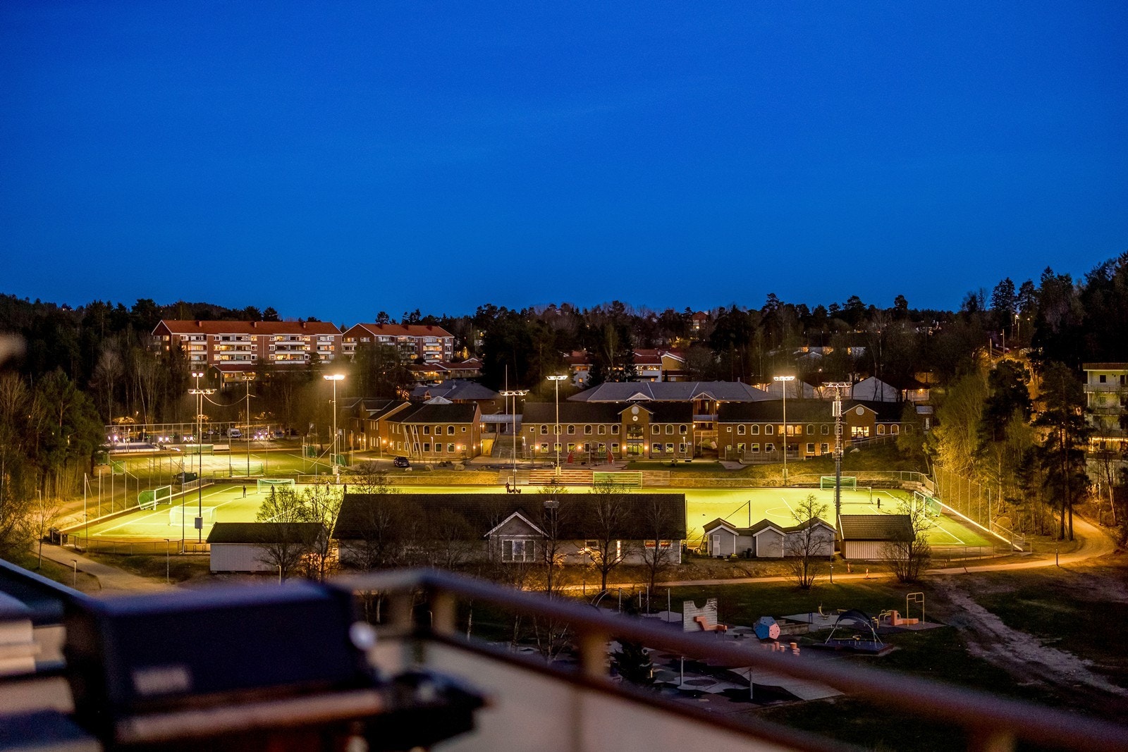 Holmlia og Søndre Nordstrand har et aktivt og veldrevet idrettsmiljø, bla. a. med idrettspark 4 min. unna. Galleribilde