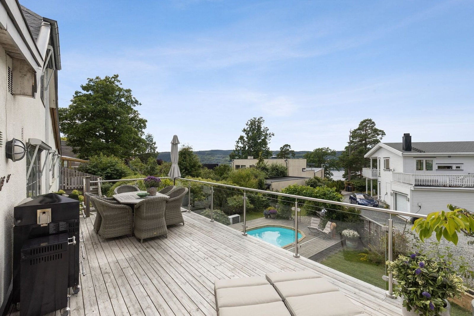 Terrasse mot vest. Galleribilde