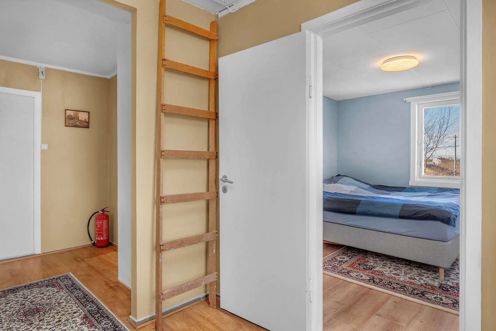 Boligen har to soverom - Del av stuen kan også gjøres om til et tredje soverom. Galleribilde
