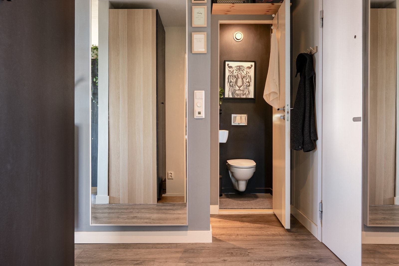 Leiligheten har separat toalettrom og bad. Galleribilde