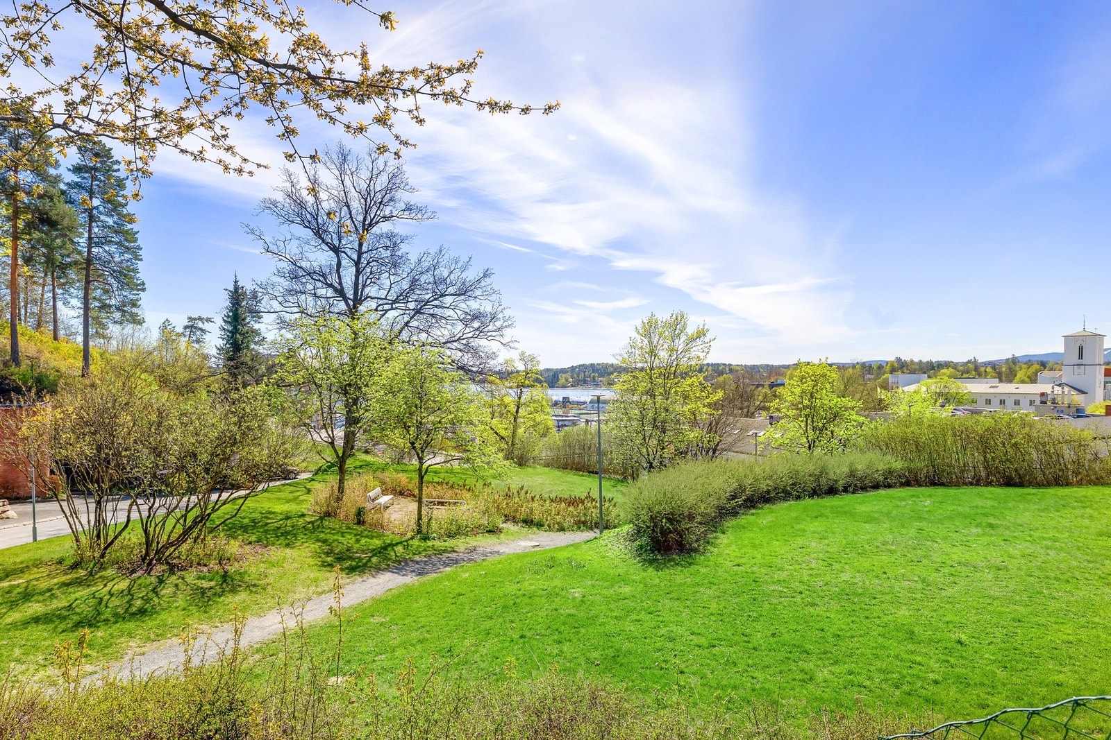 Nærområdet - Det er flere flotte tur-, trening- og rekreasjonsmuligheter innen kort gangavstand fra leiligheten. Galleribilde