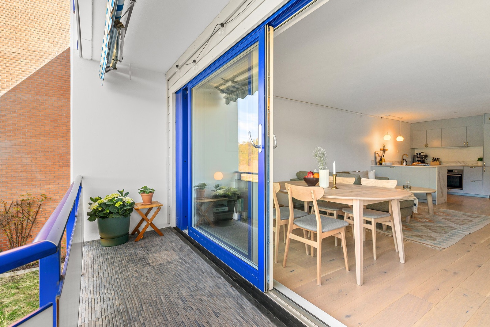 Nye vinduer/skyvedør installert i regi av sameiet i 2021. Galleribilde