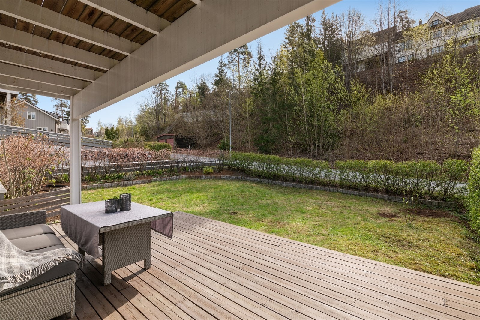 Her får du din egen fine uteplass, med rom for både utemøbler og beplantning. Galleribilde