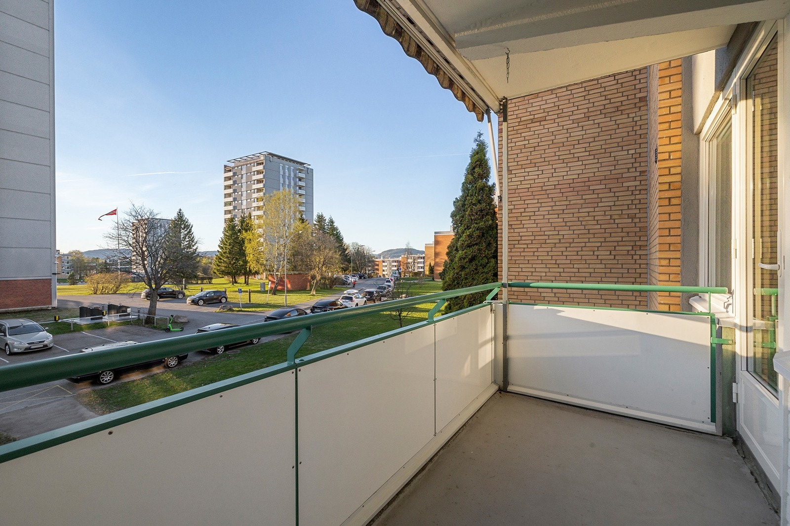 Fra stuen er det utgang til en hyggelig balkong på ca. 5 m². Galleribilde