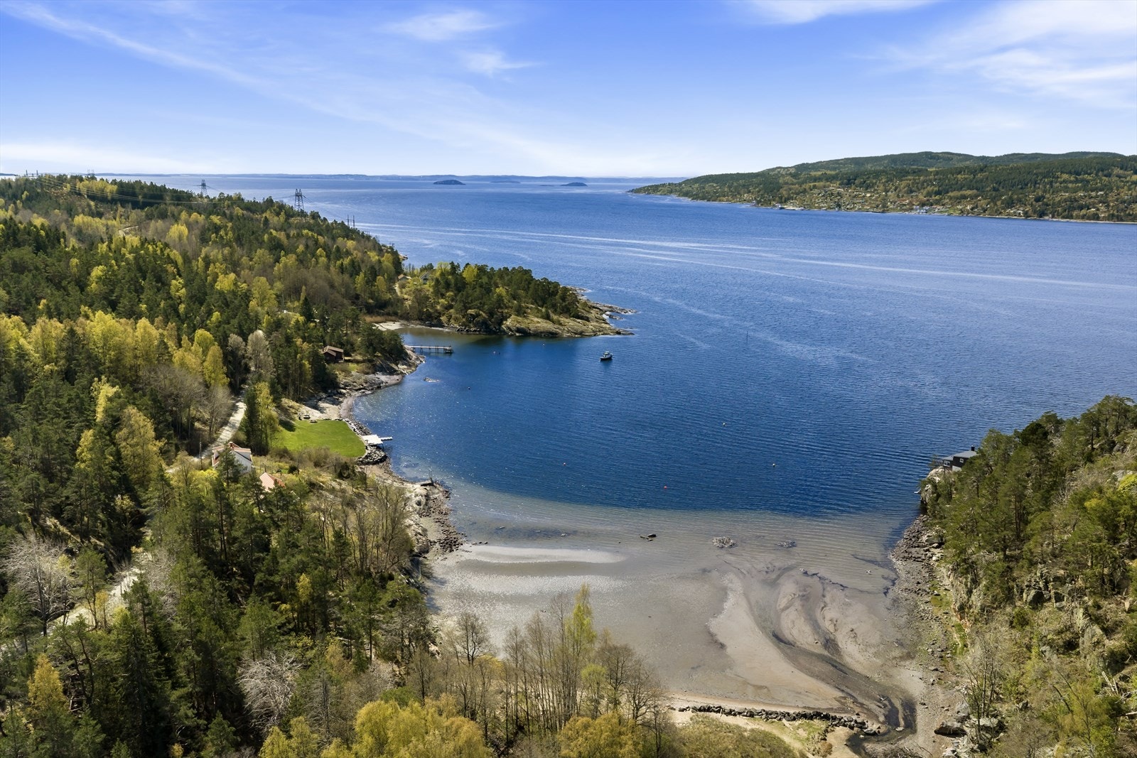 Kort vei til flere flotte badestrender, som Hvitsten strand og Emmerstadbukta. Galleribilde