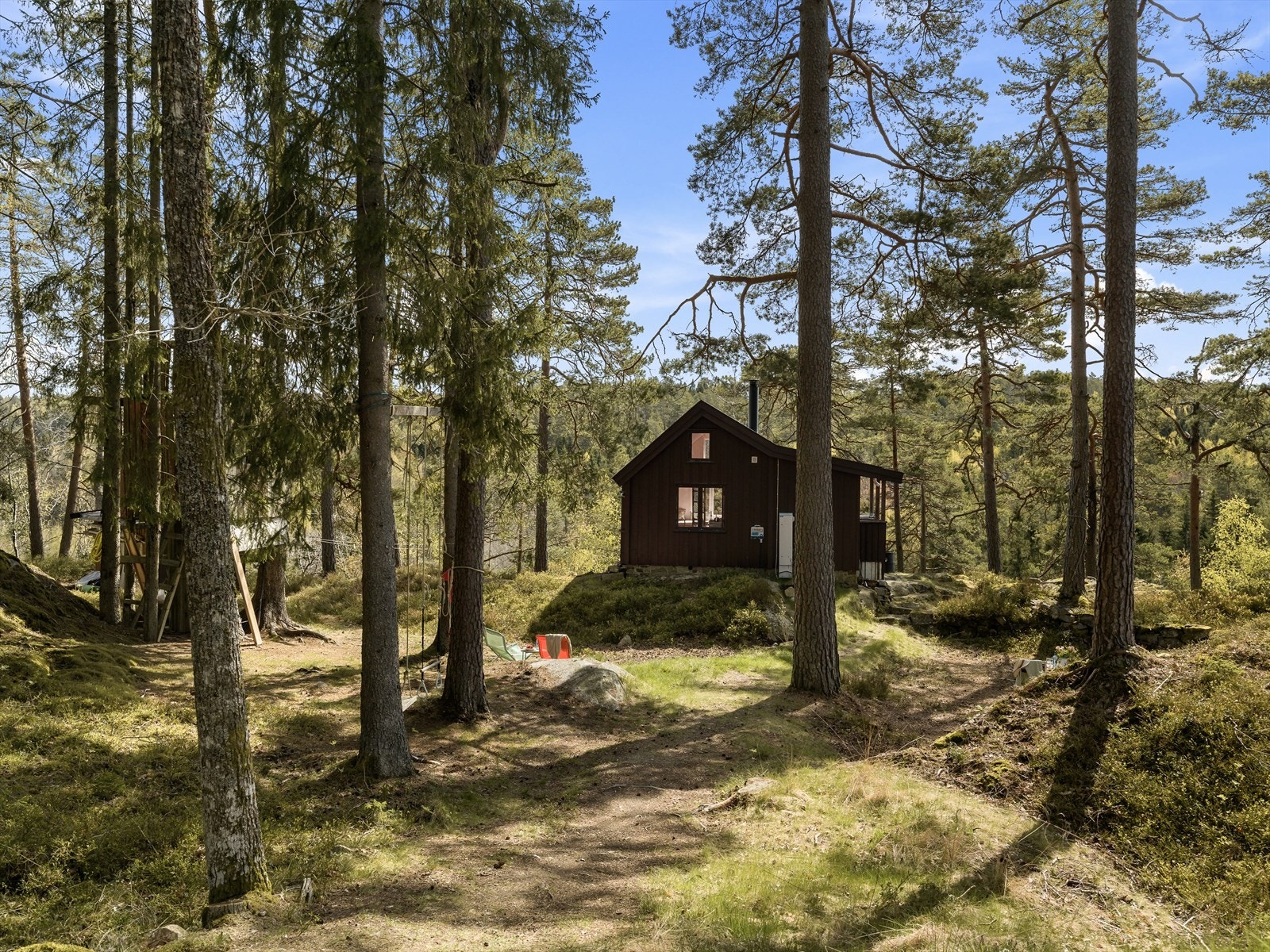 Eiendomsmegler1 Vestby/Son v/ Elise Habberstad har den glede av å presentere Furukollen 26 i Hvitsten. Galleribilde