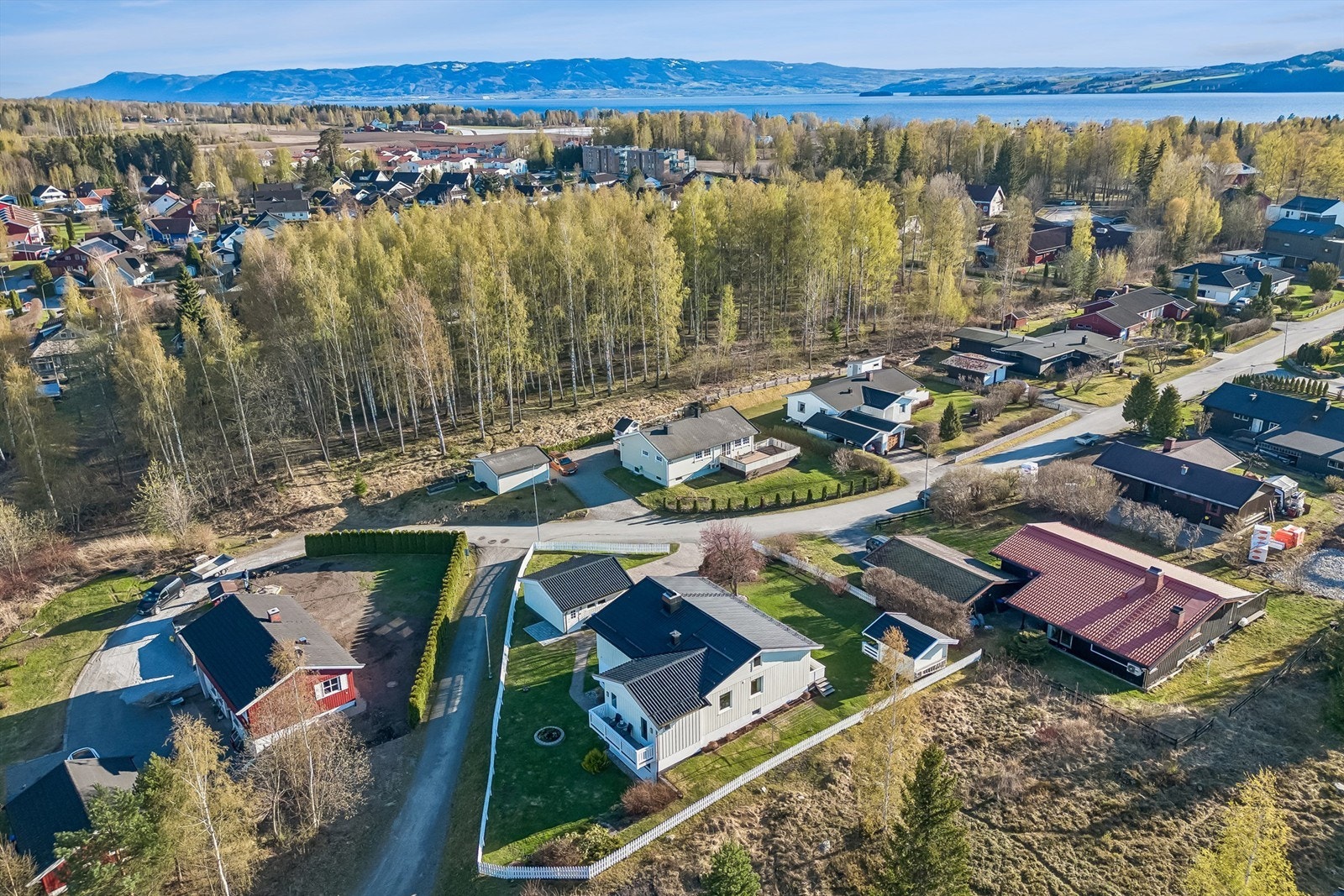 Meget attraktiv og barnevennlig beliggenhet innerst i blindvei. Galleribilde