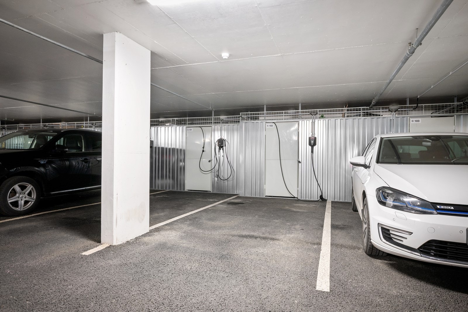 Leiligheten disponerer en ekstern bod på 5 m² i felles garasjeanlegg. Galleribilde