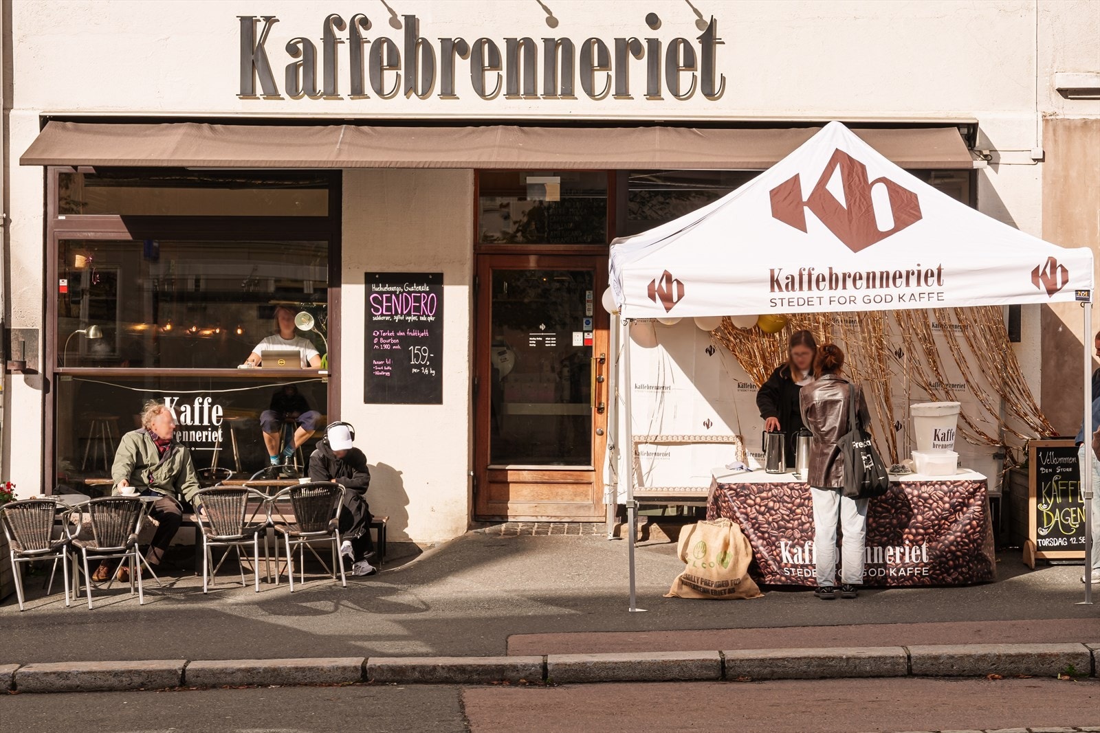 Kaffebrenneriet er et eksempel på de mange hyggelige kafeene og restaurantene som preger Torshov og Grünerløkka. Galleribilde