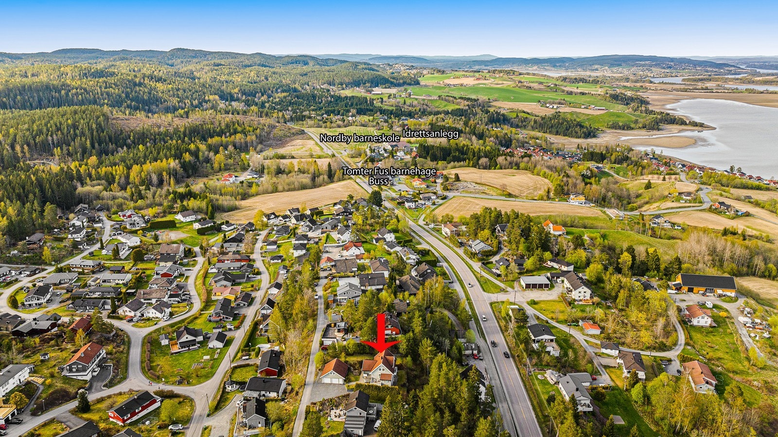 For familier er det praktisk med gangavstand til både Nordby skole og Tomter FUS barnehage. Galleribilde
