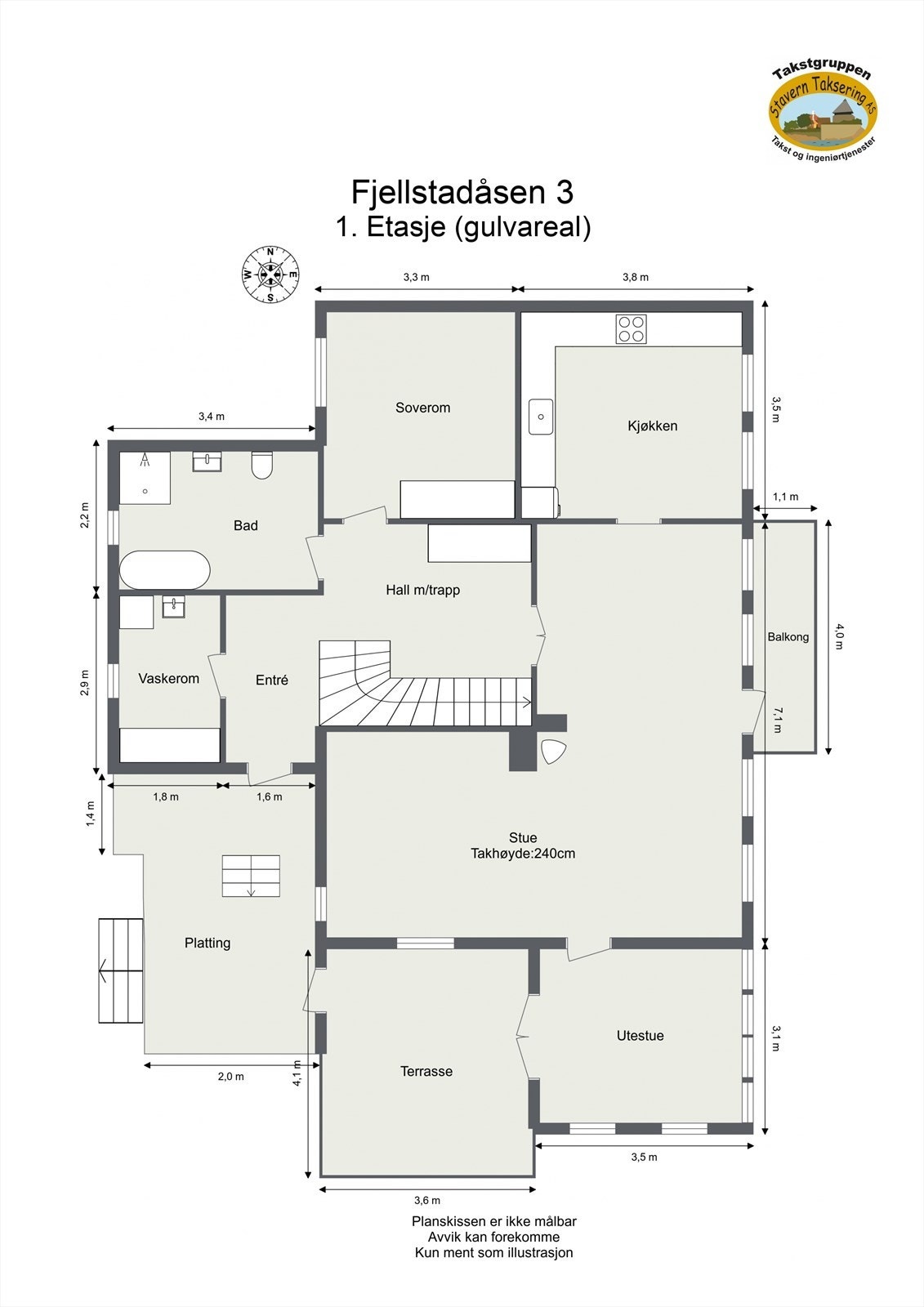 Første etasje har en familievennlig planløsning med stue og kjøkken, soverom, bad og et praktisk vaskerom. Galleribilde